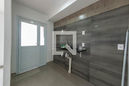 Cozinha de apartamento para alugar com 2 quartos, 41m² em Sítio da Figueira, São Paulo