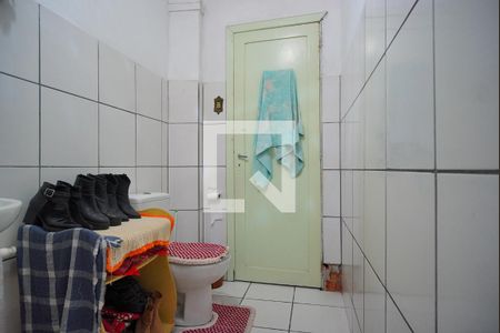 Banheiro de apartamento à venda com 1 quarto, 38m² em São Geraldo, Porto Alegre