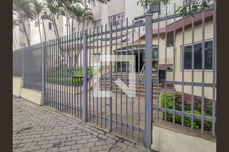 Apartamento à venda com 75m², 2 quartos e 1 vagaFachada e portaria