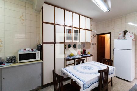 Casa para alugar com 450m², 6 quartos e 2 vagas Casa para alugar com 450m², 6 quartos e 2 vagasCozinha 2