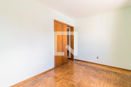 Dormitório 2 de apartamento à venda com 2 quartos, 58m² em Sarandi, Porto Alegre