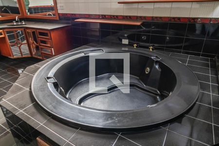 Casa à venda com 339m², 3 quartos e 4 vagasBanheiro da Suíte