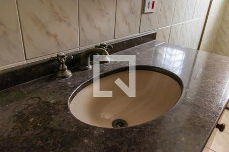Casa à venda com 339m², 3 quartos e 4 vagasBanheiro Social