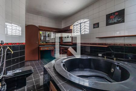 Casa à venda com 339m², 3 quartos e 4 vagasBanheiro da Suíte