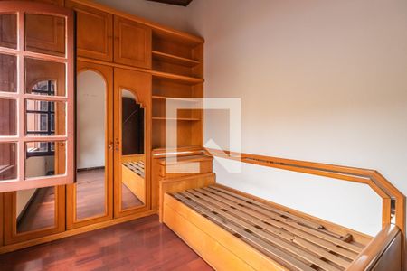 Casa à venda com 339m², 3 quartos e 4 vagasQuarto 2
