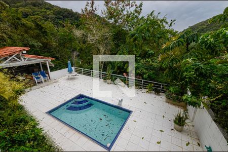 Casa de condomínio à venda com 290m², 4 quartos e 1 vagaPiscina