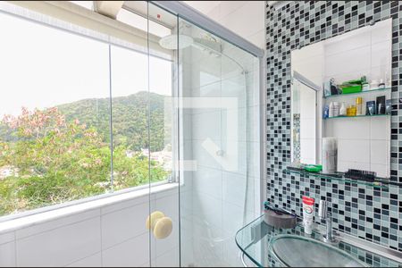 Casa de condomínio à venda com 290m², 4 quartos e 1 vagaSuite 2