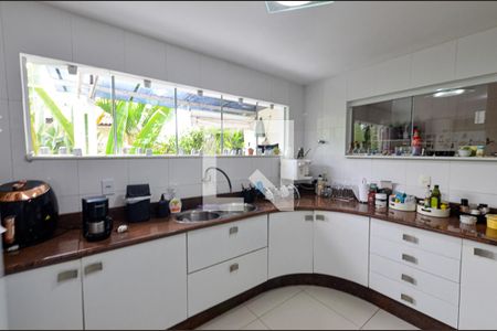 Casa de condomínio à venda com 290m², 4 quartos e 1 vagaCozinha