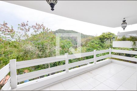 Casa de condomínio à venda com 290m², 4 quartos e 1 vagaSala