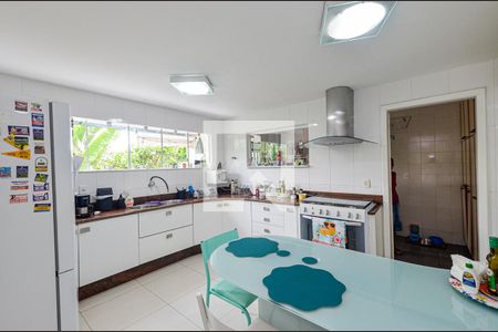 Casa de condomínio à venda com 290m², 4 quartos e 1 vagaCozinha