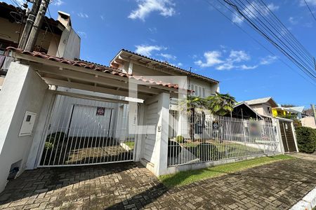 Casa à venda com 300m², 5 quartos e 2 vagasFachada