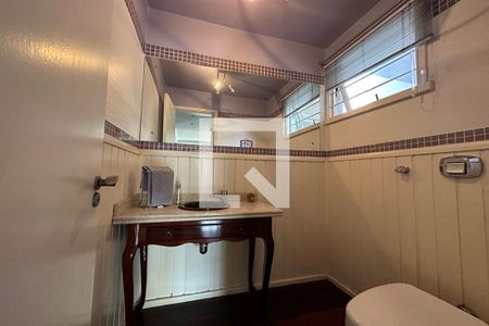 Casa à venda com 300m², 5 quartos e 2 vagasLavabo