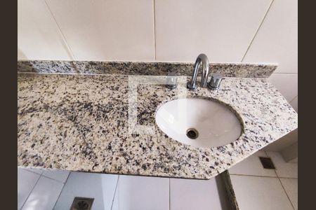 Apartamento à venda com 75m², 3 quartos e 2 vagas Apartamento à venda com 75m², 3 quartos e 2 vagasBanheiro da Suíte