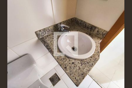 Apartamento à venda com 75m², 3 quartos e 2 vagas Apartamento à venda com 75m², 3 quartos e 2 vagasBanheiro 2