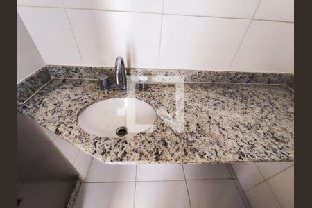 Apartamento à venda com 75m², 3 quartos e 2 vagas Apartamento à venda com 75m², 3 quartos e 2 vagasBanheiro 1