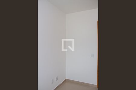 Apartamento à venda com 81m², 3 quartos e 1 vagaQuarto 02