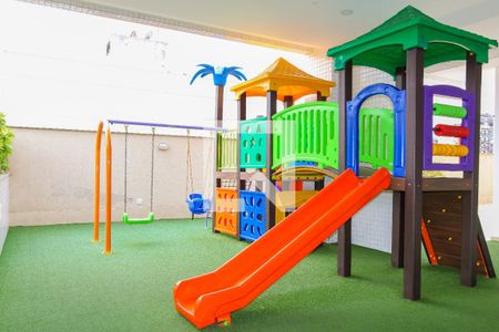 Apartamento à venda com 94m², 4 quartos e 2 vagasÁrea comum - Playground