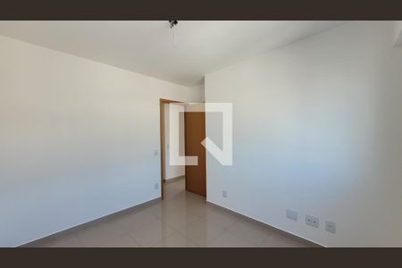Apartamento à venda com 94m², 4 quartos e 2 vagasQuarto 4