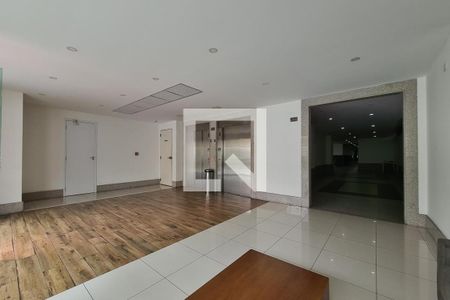 Apartamento à venda com 94m², 4 quartos e 2 vagasHall social