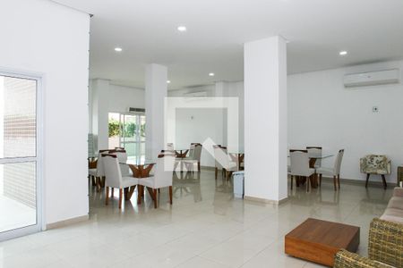 Apartamento à venda com 94m², 4 quartos e 2 vagas Apartamento à venda com 94m², 4 quartos e 2 vagasÁrea Comum - Salão de Festas 2