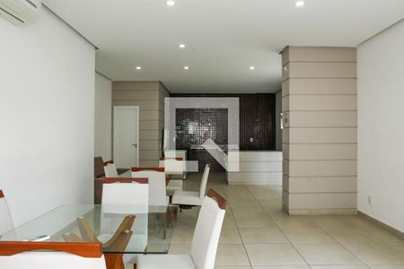 Apartamento à venda com 94m², 4 quartos e 2 vagas Apartamento à venda com 94m², 4 quartos e 2 vagasÁrea Comum - Salão de Festas 1