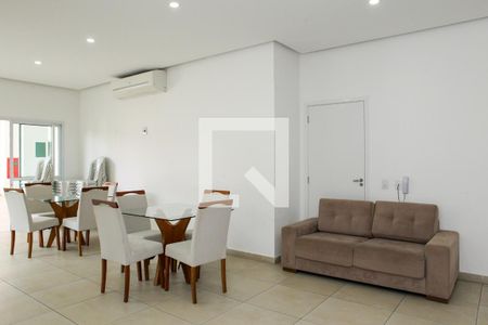Apartamento à venda com 94m², 4 quartos e 2 vagas Apartamento à venda com 94m², 4 quartos e 2 vagasÁrea Comum - Salão de Festas 1