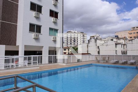 Apartamento à venda com 94m², 4 quartos e 2 vagas Apartamento à venda com 94m², 4 quartos e 2 vagasÁrea Comum - Piscina