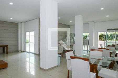 Apartamento à venda com 94m², 4 quartos e 2 vagas Apartamento à venda com 94m², 4 quartos e 2 vagasÁrea Comum - Salão de Festas 2