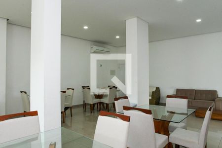 Apartamento à venda com 94m², 4 quartos e 2 vagas Apartamento à venda com 94m², 4 quartos e 2 vagasÁrea Comum - Salão de Festas 2