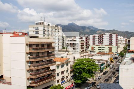 Apartamento à venda com 81m², 3 quartos e 2 vagasQuarto 02 - Janela