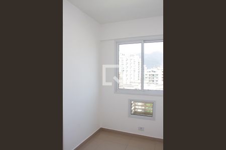 Apartamento à venda com 81m², 3 quartos e 2 vagasQuarto 02