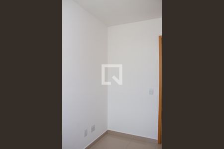 Apartamento à venda com 81m², 3 quartos e 2 vagasQuarto 02