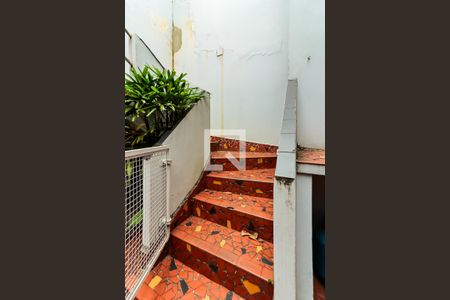 Casa à venda com 278m², 4 quartos e 4 vagasEscada