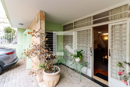 Casa à venda com 278m², 4 quartos e 4 vagasEntrada