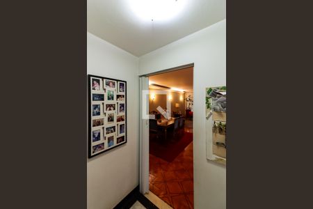 Casa à venda com 278m², 4 quartos e 4 vagasCorredor