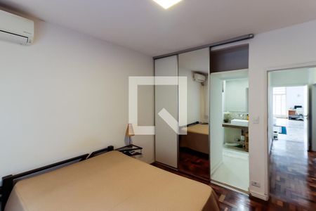 Casa à venda com 278m², 4 quartos e 4 vagasSuíte 2