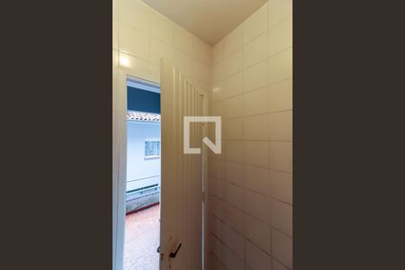 Casa à venda com 278m², 4 quartos e 4 vagasBanheiro de serviço