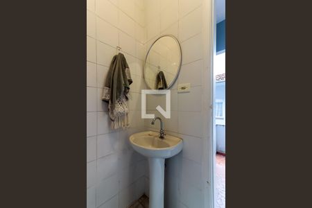 Casa à venda com 278m², 4 quartos e 4 vagasBanheiro de serviço