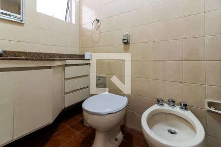 Casa à venda com 278m², 4 quartos e 4 vagasBanheiro da Suíte 1