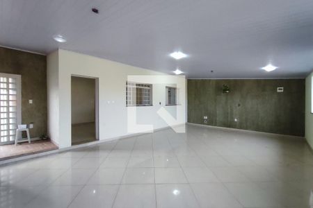 Casa para alugar com 225m², 5 quartos e 2 vagasComôdo Extra