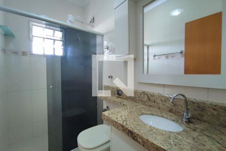 Casa para alugar com 225m², 5 quartos e 2 vagasBanheiro Social