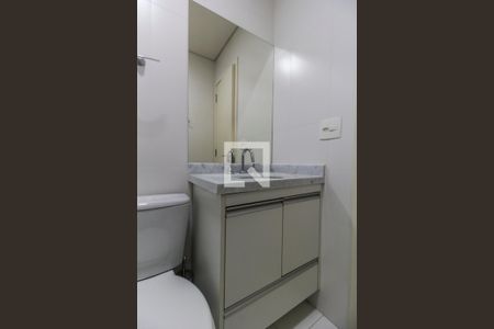 Apartamento para alugar com 60m², 2 quartos e 2 vagas Apartamento para alugar com 60m², 2 quartos e 2 vagasBanheiro da Suíte 1