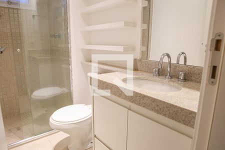 Banheiro de kitnet/studio para alugar com 1 quarto, 34m² em Pinheiros, São Paulo