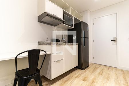 Cozinha de kitnet/studio para alugar com 1 quarto, 27m² em República, São Paulo