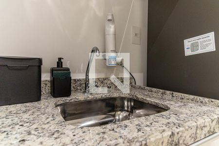 Cozinha de kitnet/studio para alugar com 1 quarto, 27m² em República, São Paulo