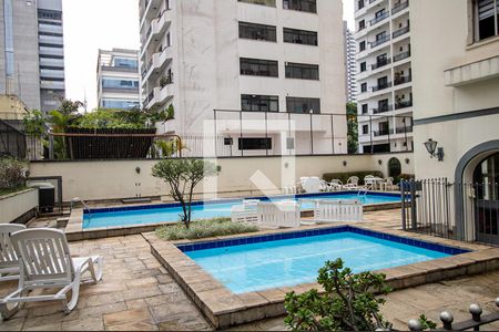 Apartamento para alugar com 120m², 4 quartos e 2 vagas Apartamento para alugar com 120m², 4 quartos e 2 vagasÁrea comum - Piscina
