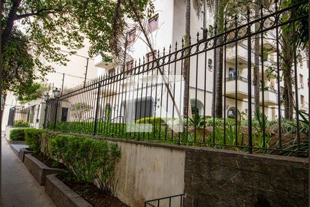 Apartamento para alugar com 120m², 4 quartos e 2 vagas Apartamento para alugar com 120m², 4 quartos e 2 vagasEntrada