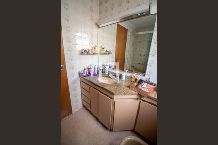 Apartamento para alugar com 120m², 4 quartos e 2 vagas Apartamento para alugar com 120m², 4 quartos e 2 vagasBanheiro da Suíte