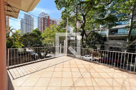 Casa à venda com 126m², 3 quartos e 2 vagasVaranda