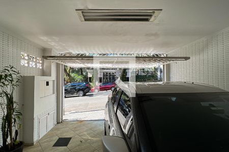 Casa à venda com 126m², 3 quartos e 2 vagasGaragem